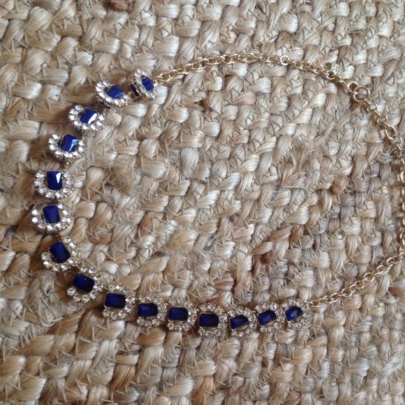 Necklace, Banana Republic - Picture 3 of 4